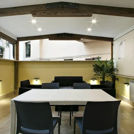 Back To 70's-modern And Terrace Appartamento *