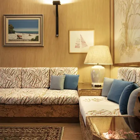 Back To 70's-modern And Terrace